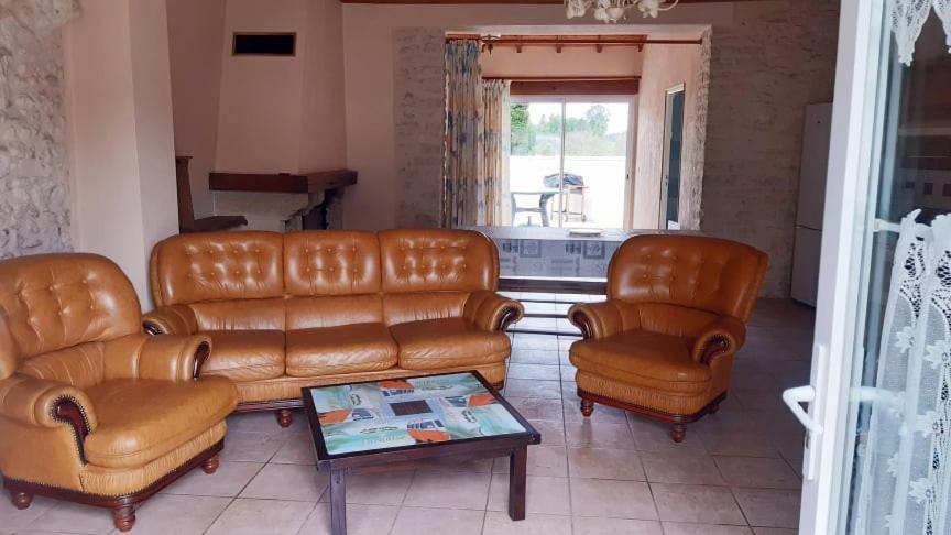 Gites Le Clos De Lamie Avec 2 Piscines Privees Fossemagne Buitenkant foto