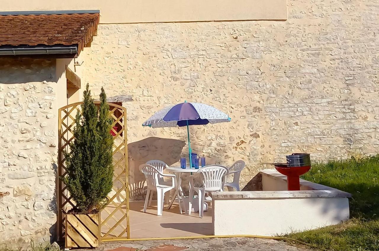 Gites Le Clos De Lamie Avec 2 Piscines Privees Fossemagne Buitenkant foto